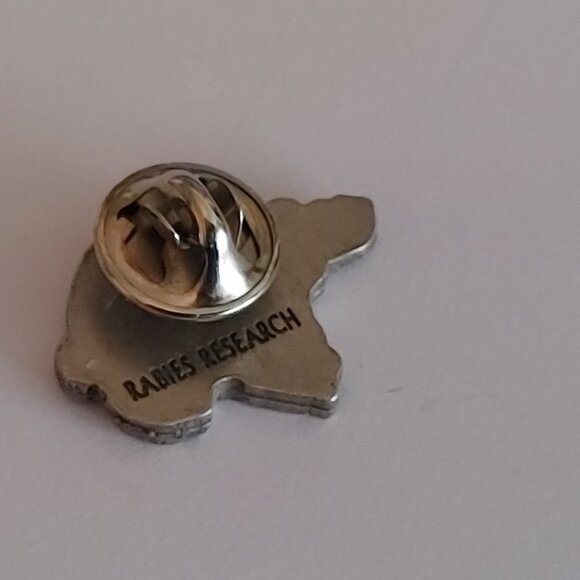 Pewter RABIES RESEARCH Pin Fox Skunk Raccoon Trash Panda - Picture 2 of 3